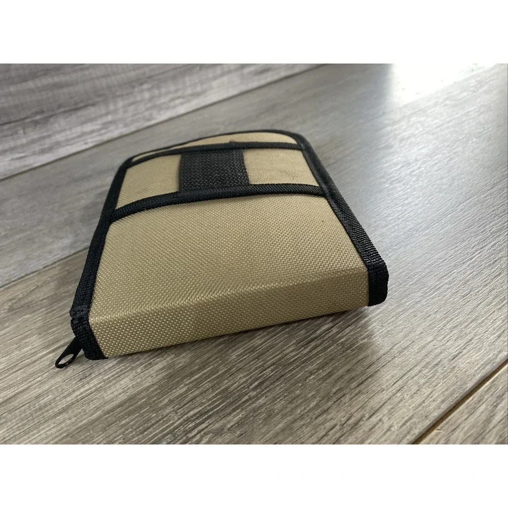Grabber International Pocket Tool Box Flashlight Set Unisex OS Tan  19-In-1